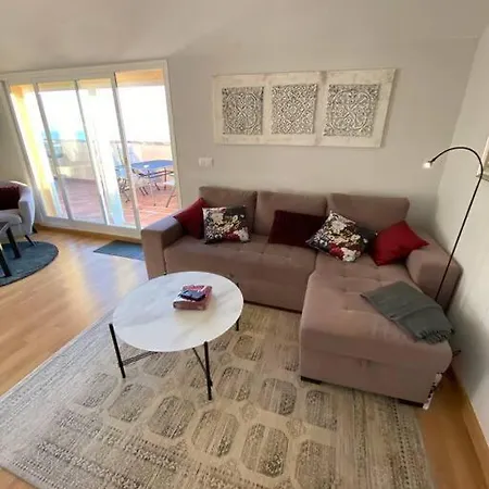 Апартаменти Carvajal, 2-bedroom Sea View Penthouse Фуенхірола
