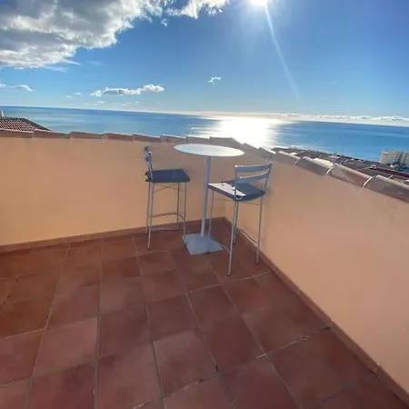 דירה Carvajal, 2-bedroom Sea View Penthouse פואנגירולה